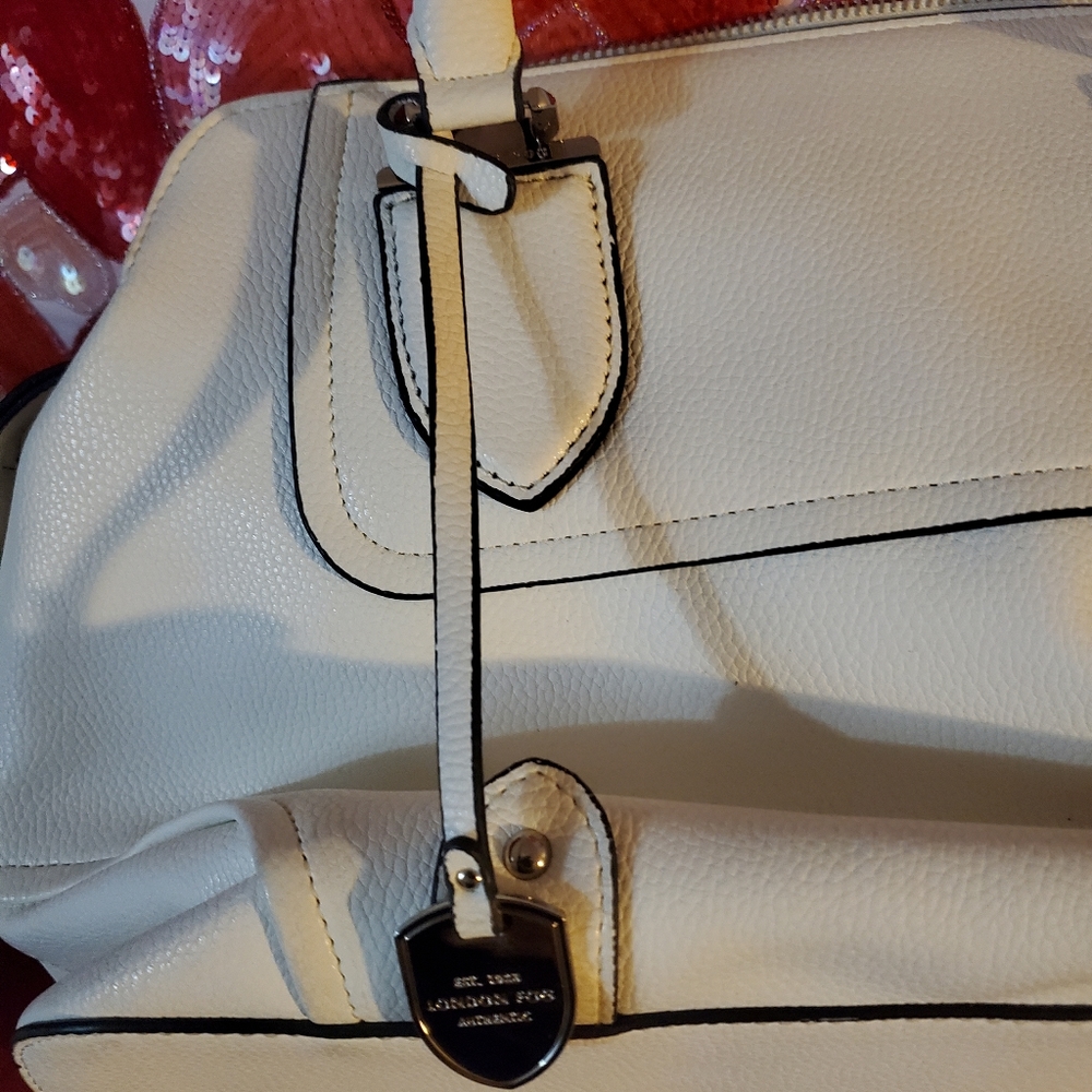 Purse - Picture 2 of 12